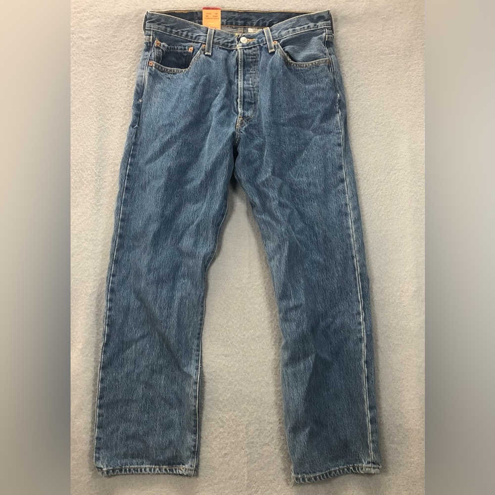 Vintage Preshrunk Levi’s 501 Button Fly Blue Jeans Men Size 33x30 Medium Wash